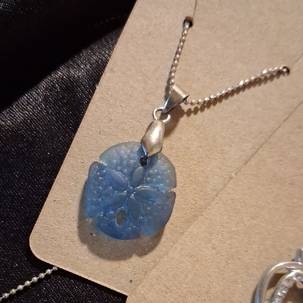 Dazzling Silver Heart Necklace - Picture 5 of 11